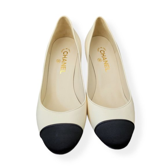 Chanel Cream/ Black Cap Toe Pumps - Picture 2 of 9